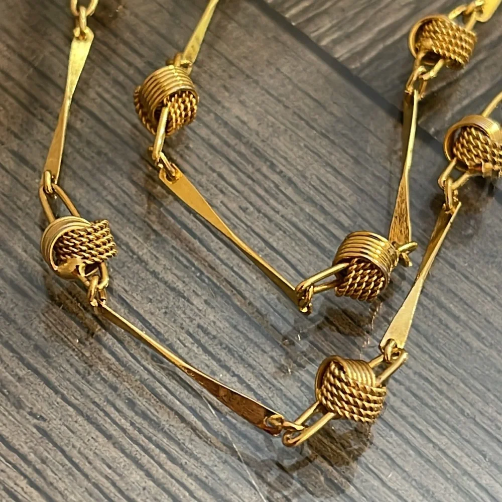 Vintage Gold-Tone Long Love Knots Link Necklace Chain